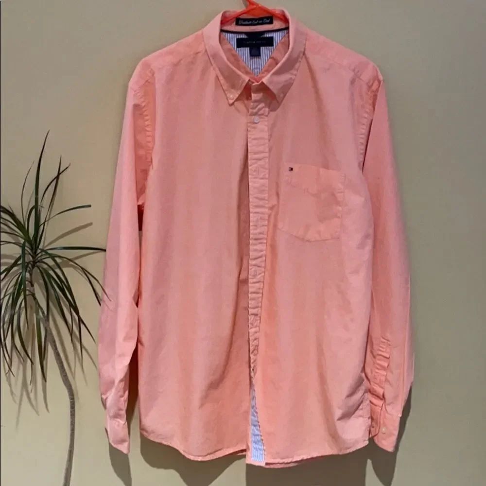 Tommy Hilfiger Men’s Lg  Dress Shirt